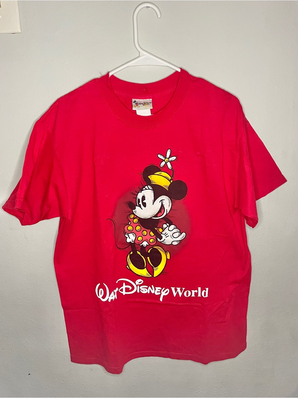 Vintage walt disney world Red Minnie Mouse Graphic Tee